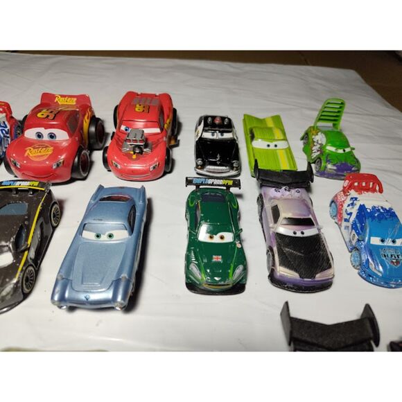 Lot of 33 Disney Pixar Cars Trucks & More - Picture 5 of 16
